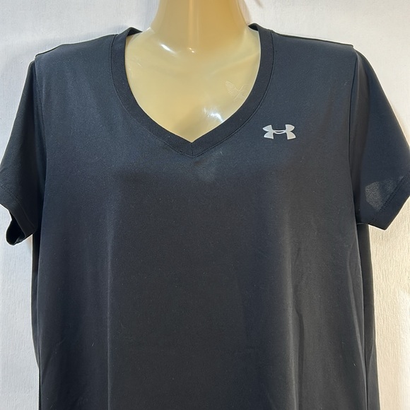 UNDER ARMOUR 2 BUNDLE WOMEN TEE SIZE L BLACK N BLUE  HEAT-GEAR SHORT SLEEVES - Picture 8 of 14